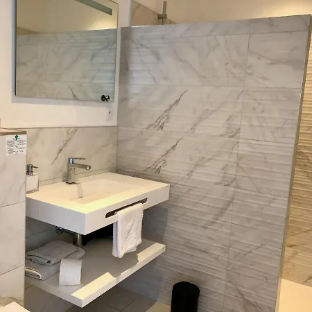 Hotelya - Lille Villeneuve D'Ascq 3*
