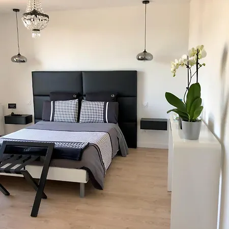 Hotelya - Lille Villeneuve D'Ascq Villeneuve-d'Ascq