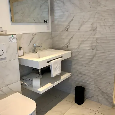 Hotelya - Lille Villeneuve D'Ascq