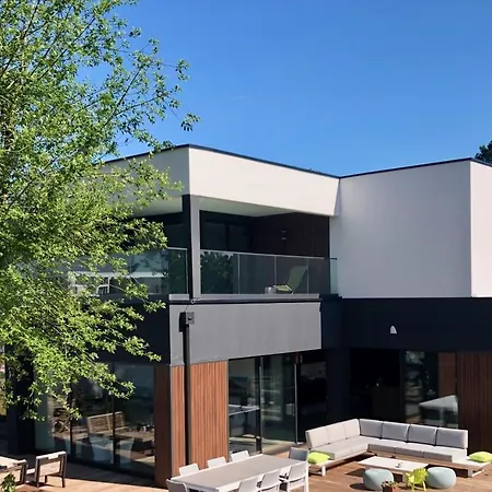 Hotelya - Lille Villeneuve D'Ascq Bed & Breakfast