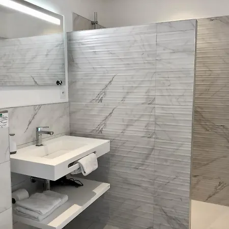 Hotelya - Lille Villeneuve D'Ascq