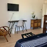 Hotelya - Lille D'ascq Nocleg ze śniadaniem Villeneuve-d'Ascq