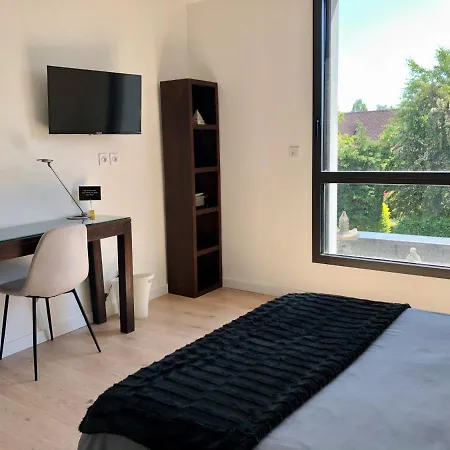 Hotelya - Lille D'ascq 住宿加早餐酒店
