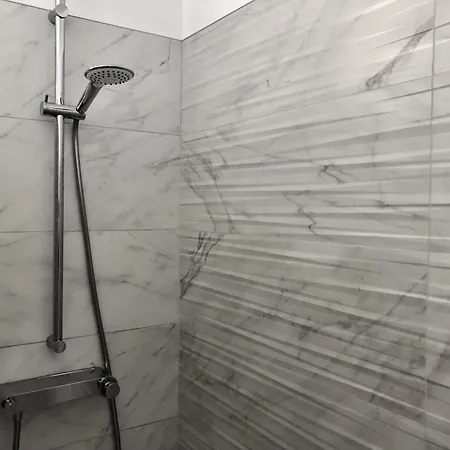 Hotelya - Lille D'ascq Bed and breakfast 4*