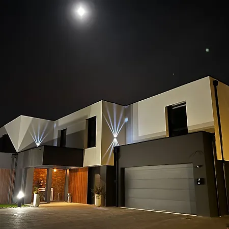 Hotelya - Lille D'ascq Bed and breakfast 4*