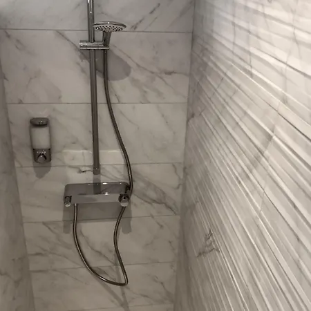 Hotelya - Lille D'ascq Bed and breakfast