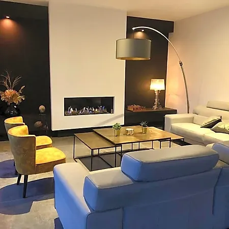 Hotelya - Lille D'ascq ベッド・アンド・ブレックファスト 4*