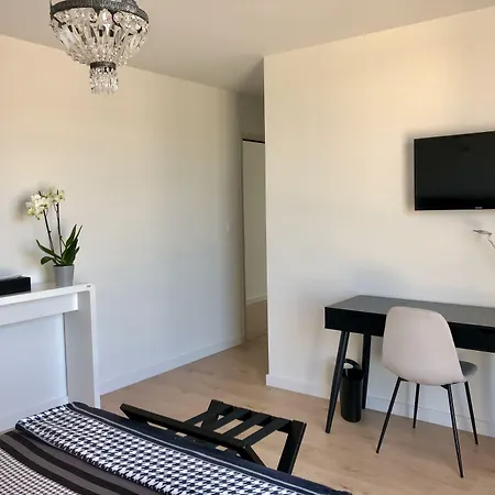 Hotelya - Lille D'ascq Frühstückspension 4*