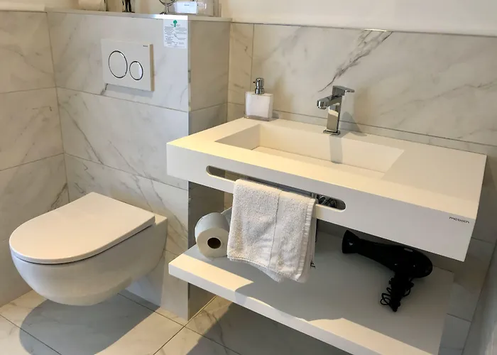 Alojamento de Acomodação e Pequeno-almoço Hôtelya - Lille D'ascq